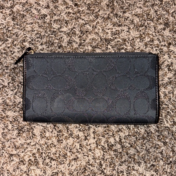Vintage Authentic Coach Black Signature Wallet - Picture 2 of 10
